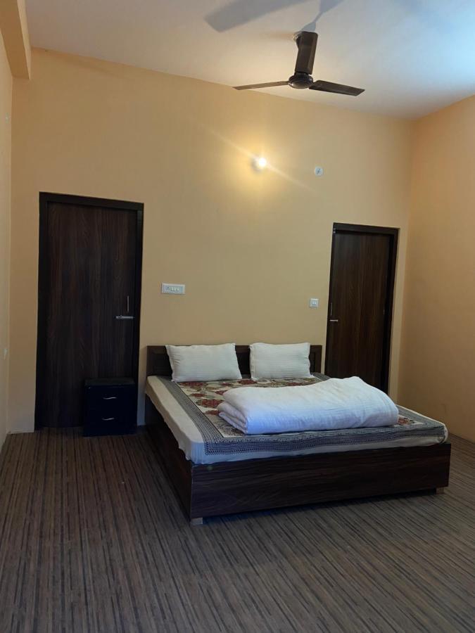 Chirag Homestay Kainchi Nainital Exteriör bild
